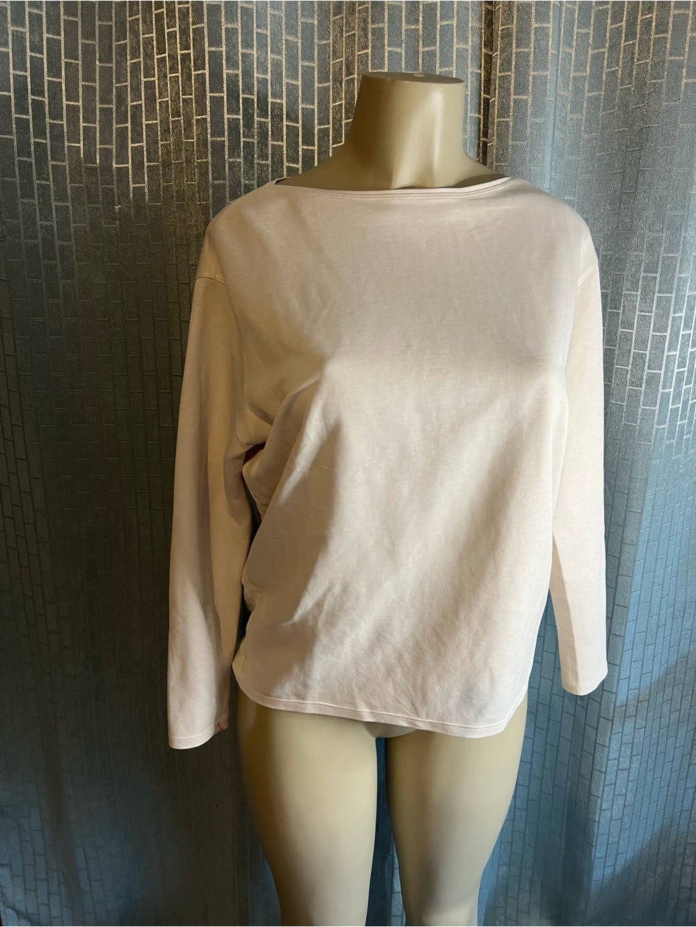 lululemon athletica Lightweight Long-Sleeve Boatneck Top in Cream